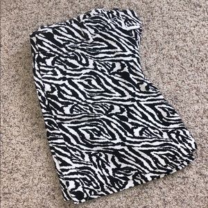 Women’s zebra print shorter
